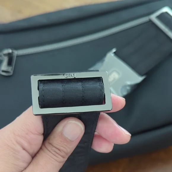 Lug Men's Black Belt Bag - Picture 6 of 6